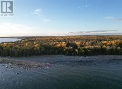Tucked away off Beaver Road and accessed by a registered legal easement, this peaceful South Shore r...