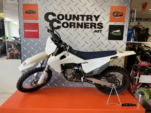 2019 Husqvarna Motorcycles FC 450 in Dirt Bikes & Motocross in Grand Bend - Image 2