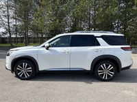 // ACCIDENT FREE!! // Experience family-ready confidence in this used 2024 Nissan Pathfinder Platinu... (image 9)
