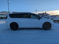 The 2026 Chrysler Pacifica Limited combines premium style, advanced technology, and family-focused v... (image 7)