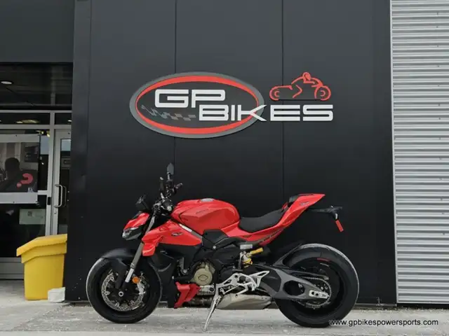 2025 Ducati Streetfighter V4 Ducati Red in Sport Bikes in Oshawa / Durham Region - Image 6