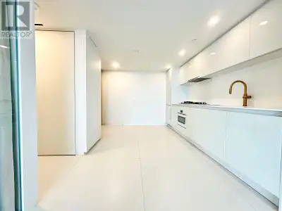 1033 NELSON STREET Vancouver, British Columbia