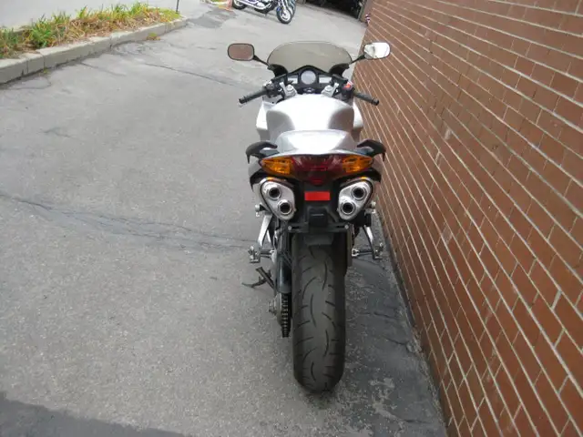 2002 HONDA VFR 800 in Street, Cruisers & Choppers in City of Toronto - Image 6