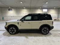// ACCIDENT FREE!! // Meet the 2025 Ford Bronco Sport Outer Banks 4x4, now available at Haldimand Mo... (image 9)