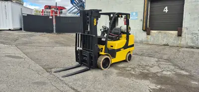 2019, YALE, GLC080VXNKAE088, 8,000 LBS., 3 STAGE, LPG FORKLIFT WITH SIDE SHIFT AND FORK POSITIONER....