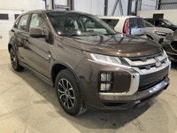 Le Mitsubishi RVR 2020 version SE AWD MAGS CAMERA RECUL CRUISE A/C usagé offert chez AutoStudio 72 à... (image 4)