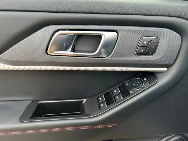 2026 Ford Explorer ST-Line in Cars & Trucks in Regina - Image 17
