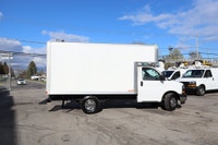 2019 GMC Savana CAMION IMPECCABLE / 2019 GMC SAVANA 3500 CUBE 12 PIEDS + DECK AVANT ROUE SIMPLE / AU... (image 2)