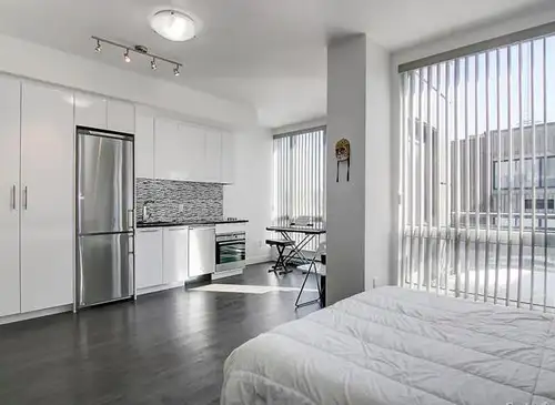 Studio à louer, soyez le cinquième locataire! Les condominiums Onyx ont été construits en 2015, et s...