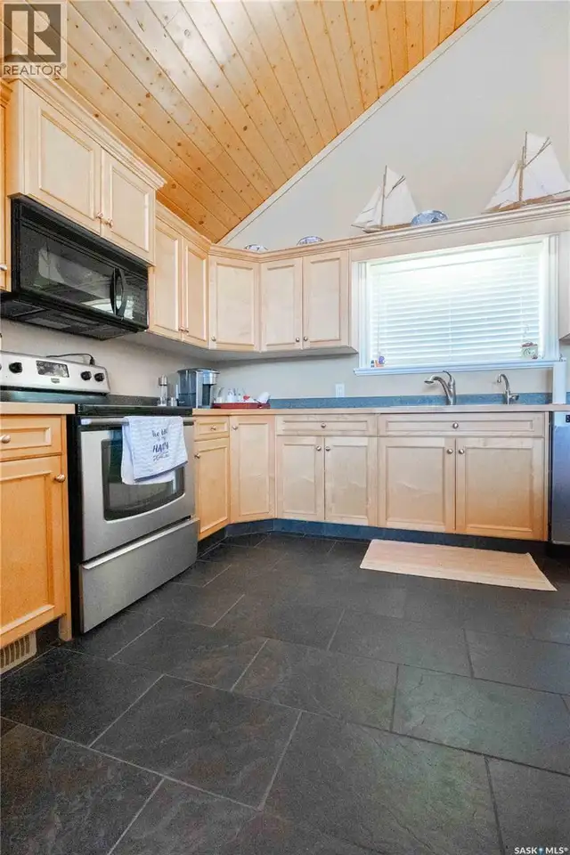 49 Taylor STREET Katepwa Beach, Saskatchewan in Houses for Sale in Regina - Image 13