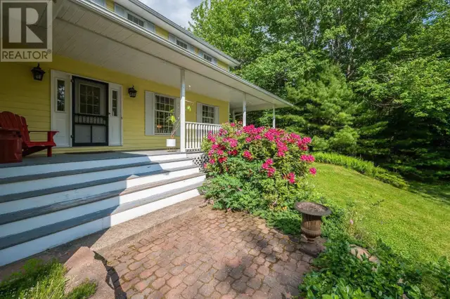 1 Cedarwood Court Fall River, Nova Scotia62864752575233122