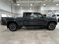 Turbocharged,Tow Hitch,Four Wheel Drive,Power Steering,4-Wheel Disc Brakes,Brake Assist,ABS,HD Radio... (image 8)