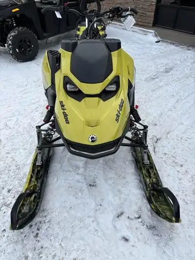 APPLY NOW: https://www.ridecollective.ca/get-pre-approved 2025 SKI‑DOO FREERIDE 154 850 E‑TEC TURBO...