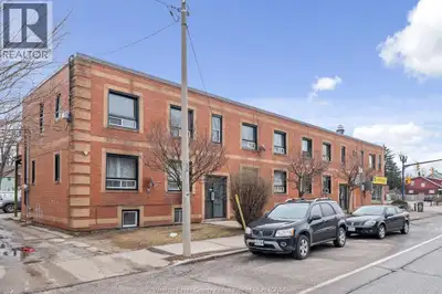 Fully renovated 1-bedroom unit in the heart of Windsor's trendy Ottawa Street corridor. Modern finis...