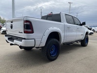 CLEAN CARFAX ONE OWNER, Heated Front Seats, Back up Camera, 3.92 Rear Ratio, Engine: 5.7L HEMI VVT V... (image 4)