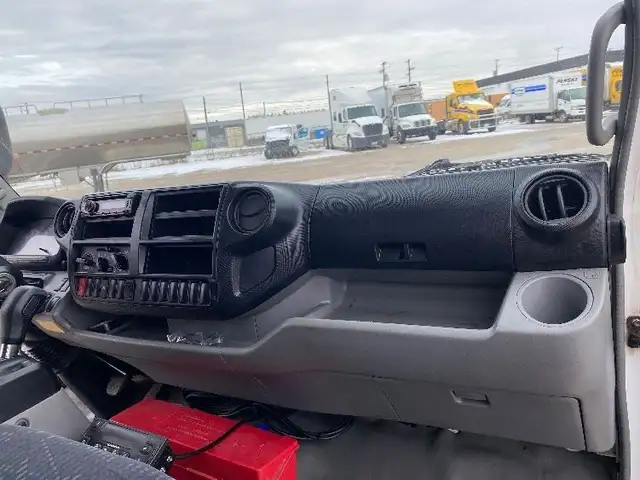 2018 Hino Truck 195 FROZEN in Heavy Trucks in Saskatoon - Image 22