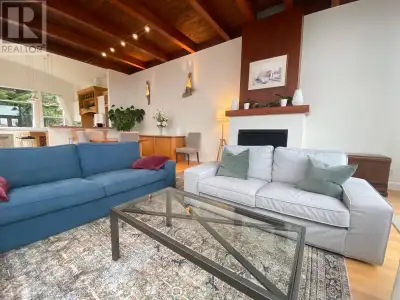 251 W 6TH STREET North Vancouver, British Columbia