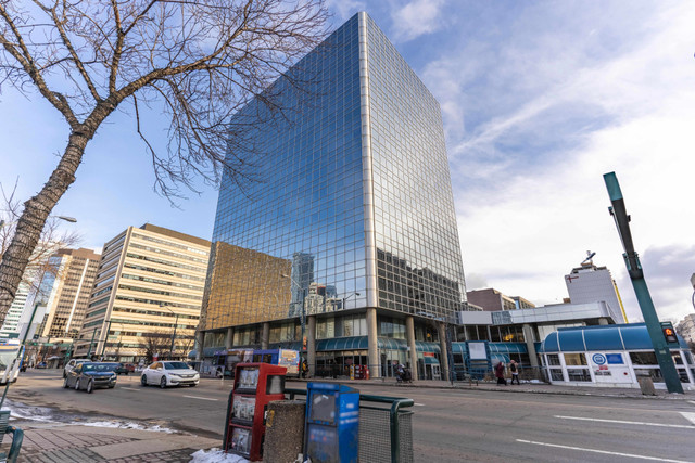 All-inclusive access to professional office space for 15 persons in Commercial & Office Space for Rent in Edmonton - Image 2