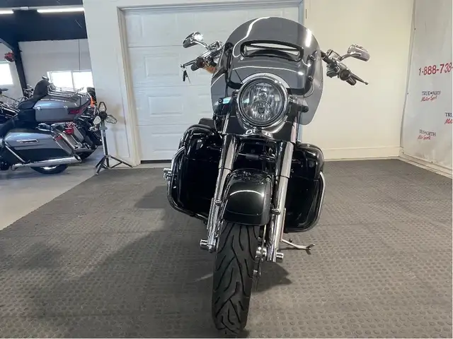 2013 Harley-Davidson CVO Road King 110TH ANNIVERSARY CVO/110 TWI in Street, Cruisers & Choppers in North Bay - Image 6