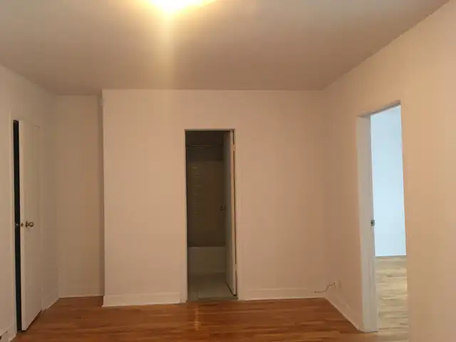 3 ½ à louer à deux pas du métro Parc!