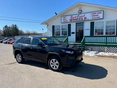 2025 Toyota Rav-4 LE, 32,650 km's, 4 cyl, automatic, AWD, air, cruise, CD player, Bluetooth, USB, AU...
