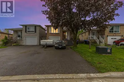 Welcome to this highly desirable, family-friendly neighborhood in Bradford! This move-in-ready raise...