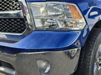 *TOP FEATURES* Cloth 40/20/40 Bench Seat with Diesel Grey/Black Interior SXT Plus Group -- 20 Chrome... (image 7)