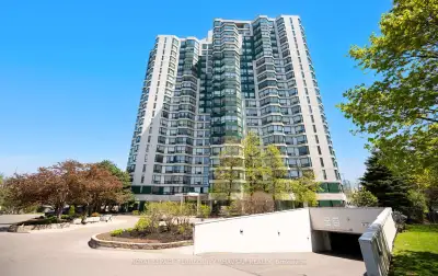 Rarely offered, this stunning and spacious corner unit in a prime Mississauga location offers over 1...