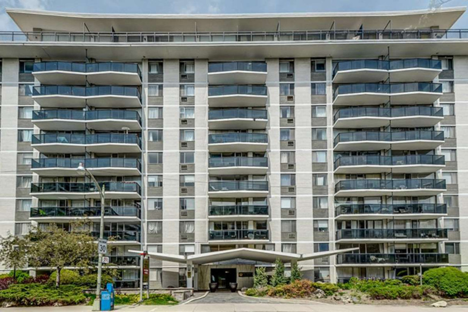 Shallmar Apartments - 2 Bdrm available at 20 Shallmar Boulevard, in Long Term Rentals in City of Toronto