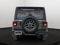 Cloth Low-Back Bucket Seats, Remote Start System, Heated Front Seats, Heated Steering Wheel, Uconnec... (image 4)