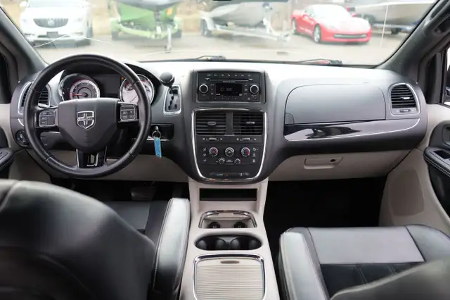 2018 Dodge Grand Caravan SXT Premium Plus WITH STOW & GO in Cars & Trucks in Red Deer - Image 31