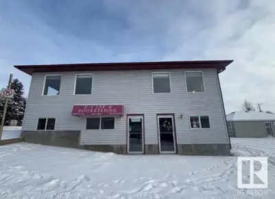 Great opportunity to purchase a judicial sale. This +/- 4652 sq ft building is situated on a +/- 609...