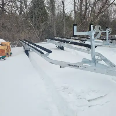 BRAND NEW GALVANIZED SINGLE AXLE PONTOON TRAILER-FITS 18 TO 22 FEET BOATS, ADJUSTABLE BUNKS, 2740 LB...
