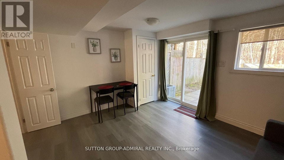 WALKOUT - 70 HAWTHORNE CRESCENT Barrie (Ardagh), Ontario 3