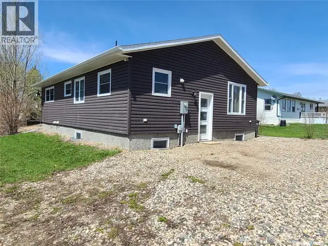 46 Newcombe STREET Manor, Saskatchewan in Houses for Sale in Regina - Image 4