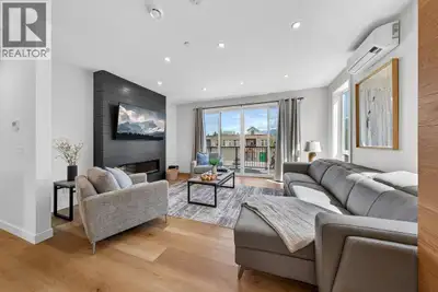 Discover lakeside luxury at Vista Heights, an exclusive enclave of eleven townhomes where modern des...