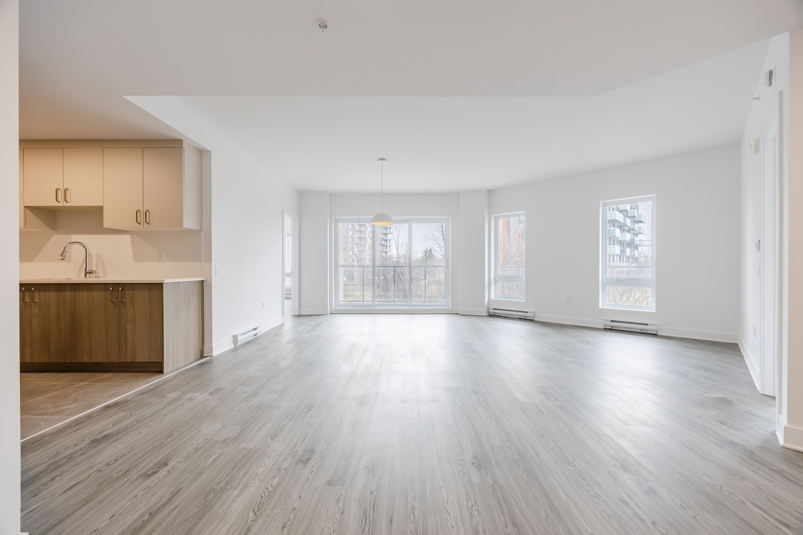 242 Boul Hymus — photo 1
