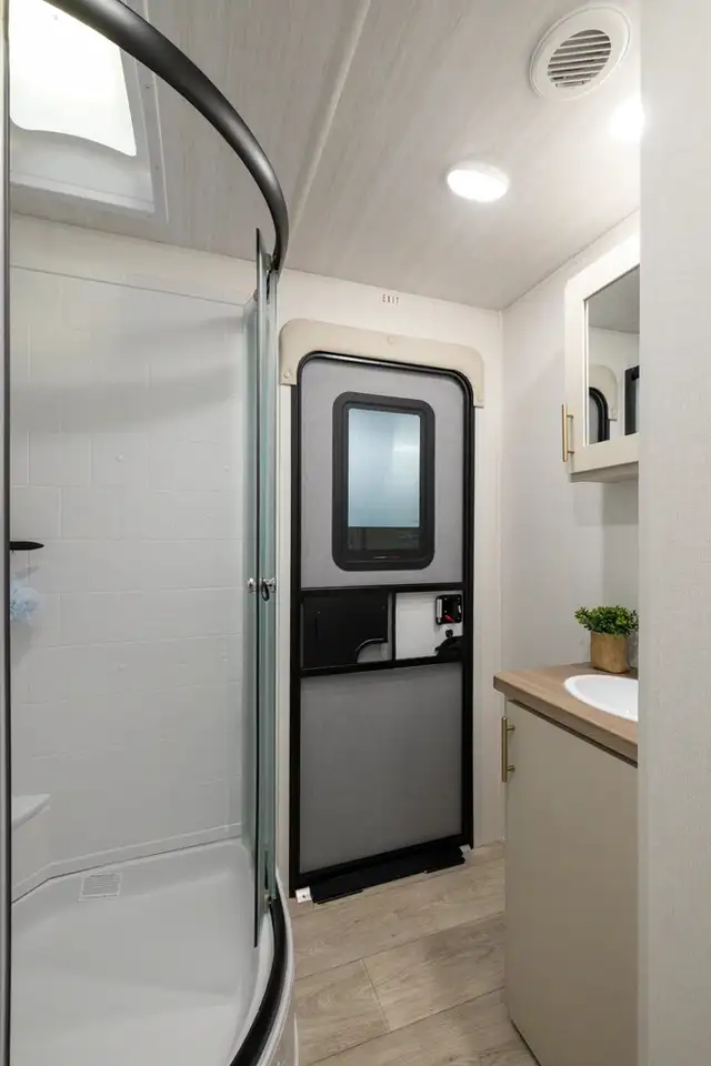 2026 Forest River ALTA 3150KBH in Travel Trailers & Campers in Regina - Image 7