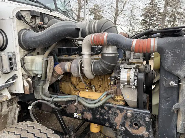 2006 PETERBILT 378 in Heavy Trucks in Saskatoon - Image 12