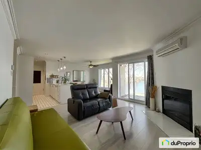Vue magnifique ! Condo avec plage privée pour la baignade, kayak, planche à voile, patinoire l'hiver...