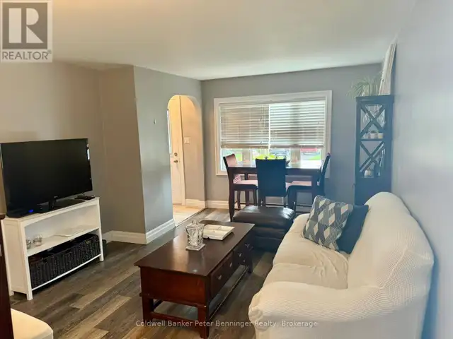 582 9TH STREET Hanover, Ontario in Houses for Sale in Owen Sound - Image 8