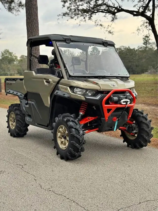 2023 CAN‑AM DEFENDER HD10 XMR W/DOORS! in ATVs in Thunder Bay - Image 2