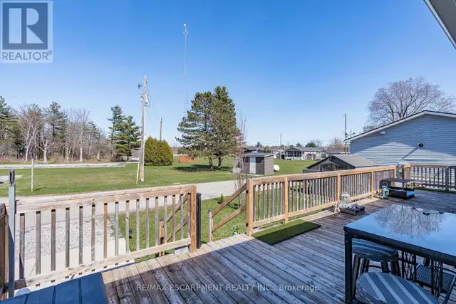 10 OAK STREET - 4449 MILBUROUGH LINE Burlington, Ontario in Houses for Sale in Oakville / Halton Region - Image 8