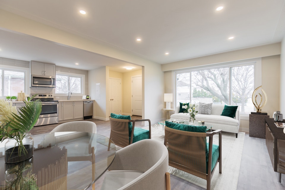 **STUNNING** 3 BEDROOM MAIN UNIT IN HAMILTON!! Long Term Rentals