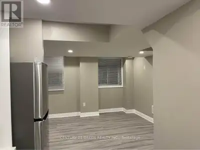 Legal 2-Bedroom Basement Apartment in Milton's Desirable Ford Neighbourhood, more then 900 sq ft !Lo...