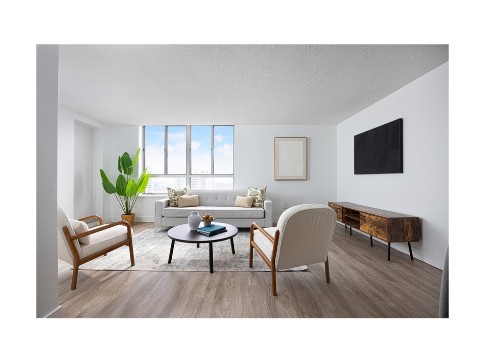 2 Large Bedroom Apartment for Rent - 430 McMurchy Avenue South 5