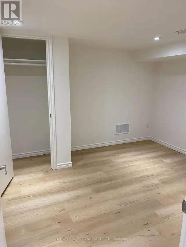 LOWER - 47 STAYNER AVENUE Toronto (Yorkdale-Glen Park), Ontario in Long Term Rentals in City of Toronto - Image 8