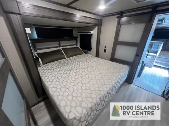 2023 Grand Design Solitude 380FL in Travel Trailers & Campers in Kingston - Image 27