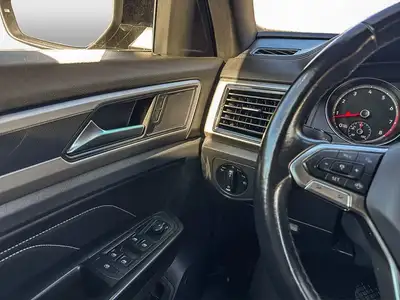 2020 Volkswagen Atlas Cross Sport Comfortline | LEATHER SEATS, View more