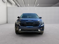 CLEAN CARFAX. STYLISH, PRACTICAL, & EFFICIENT SUV Get behind the wheel of the 2025 Kia Seltos EX AWD... (image 8)